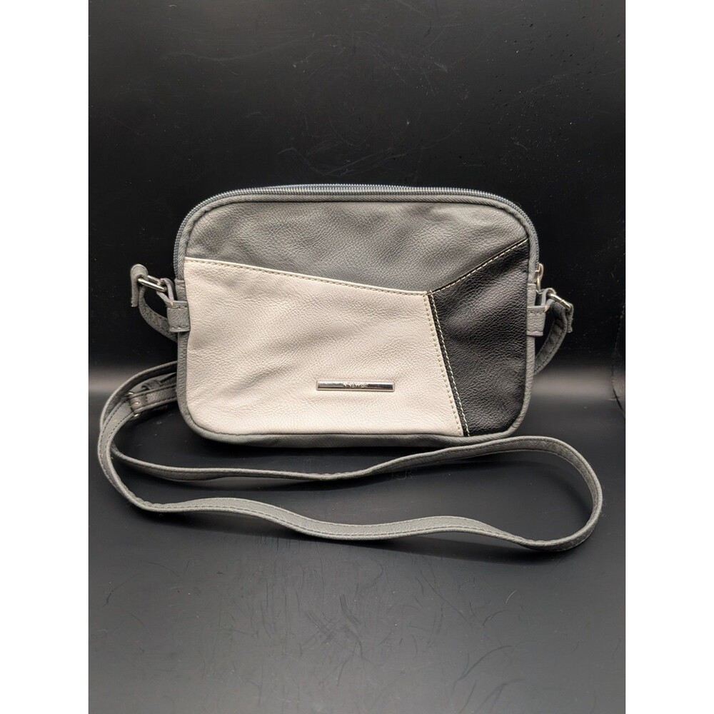 Nine West Zippered Top Crossbody Bag Purse Black Faux Leather Adjustable Strap